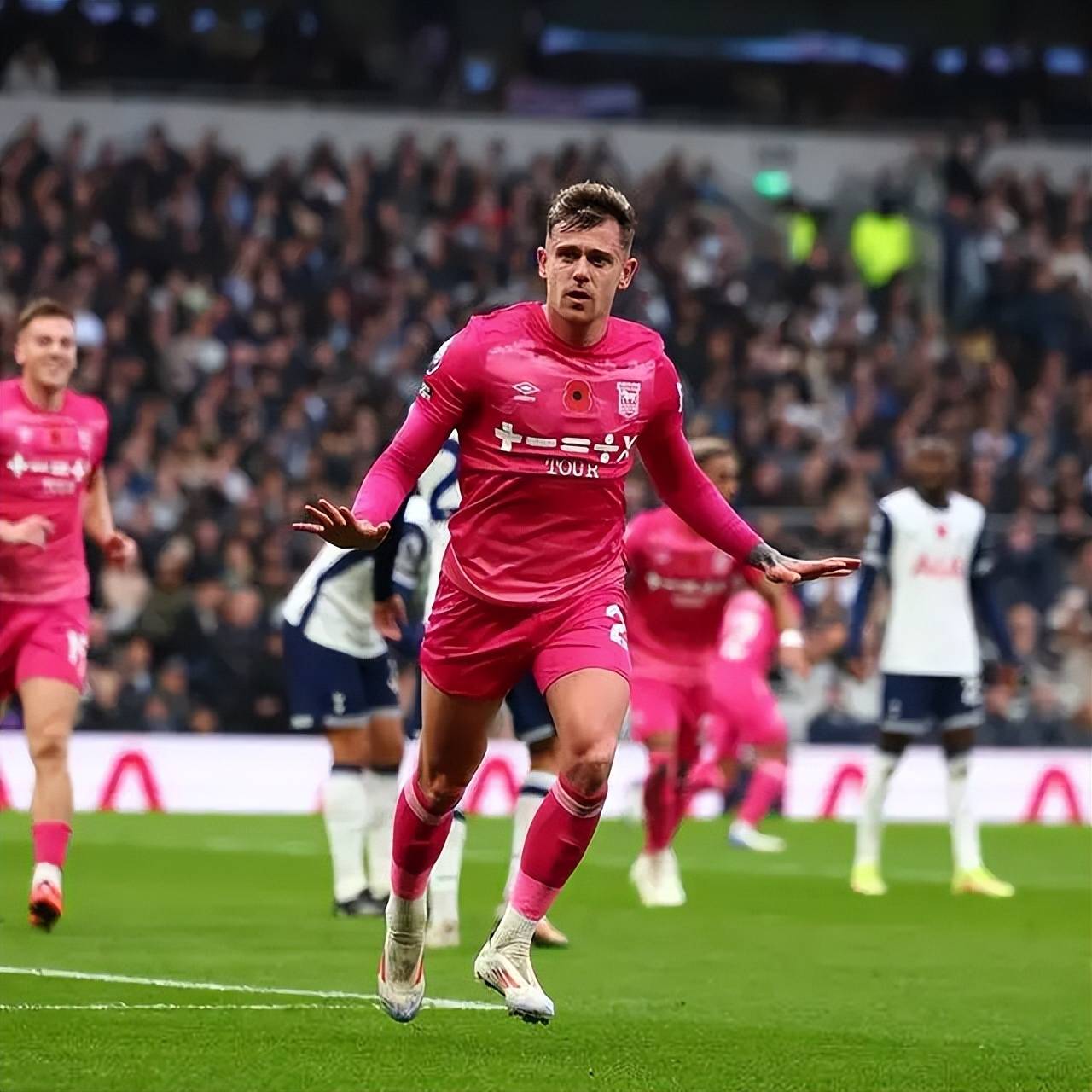 关于马赛发布备战花絮，加时末段扳平良机，英超任务艰巨，年轻球员得到机会的信息