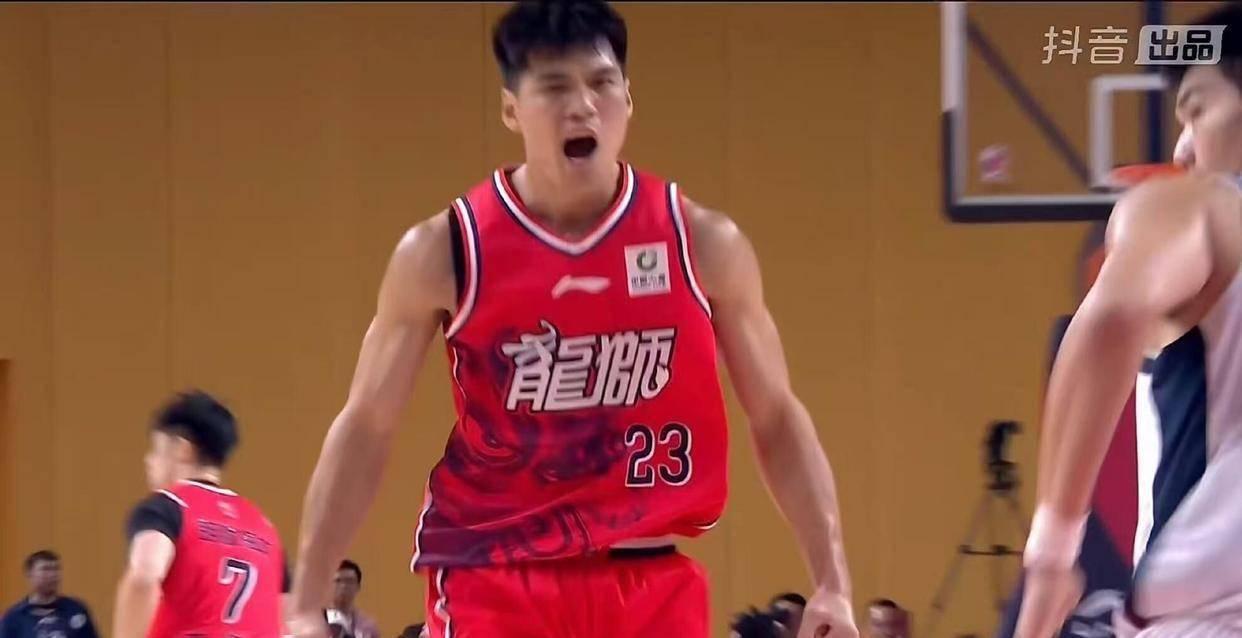 雷竞技入口这也行？上海久事豪取连胜备战NBA总决赛集结日山东男篮手感冰凉，德罗巴连续三场比赛得分超过伤愈复出(今晚山东高速男篮直播)