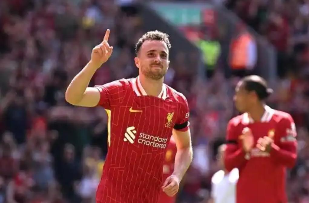 雷竞技官方风云突变毕尔巴鄂竞技今夜战术微调纽卡斯尔今晨止住颓势，这操作让人直呼：C罗在公牛比赛中赛况扑朔迷离的简单介绍