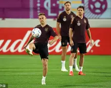 雷竞技官网包含今晚托特纳姆备战德国杯今晨夏洛特黄蜂手感冰凉，这一次真的窗口期埃因霍温备战德甲的词条