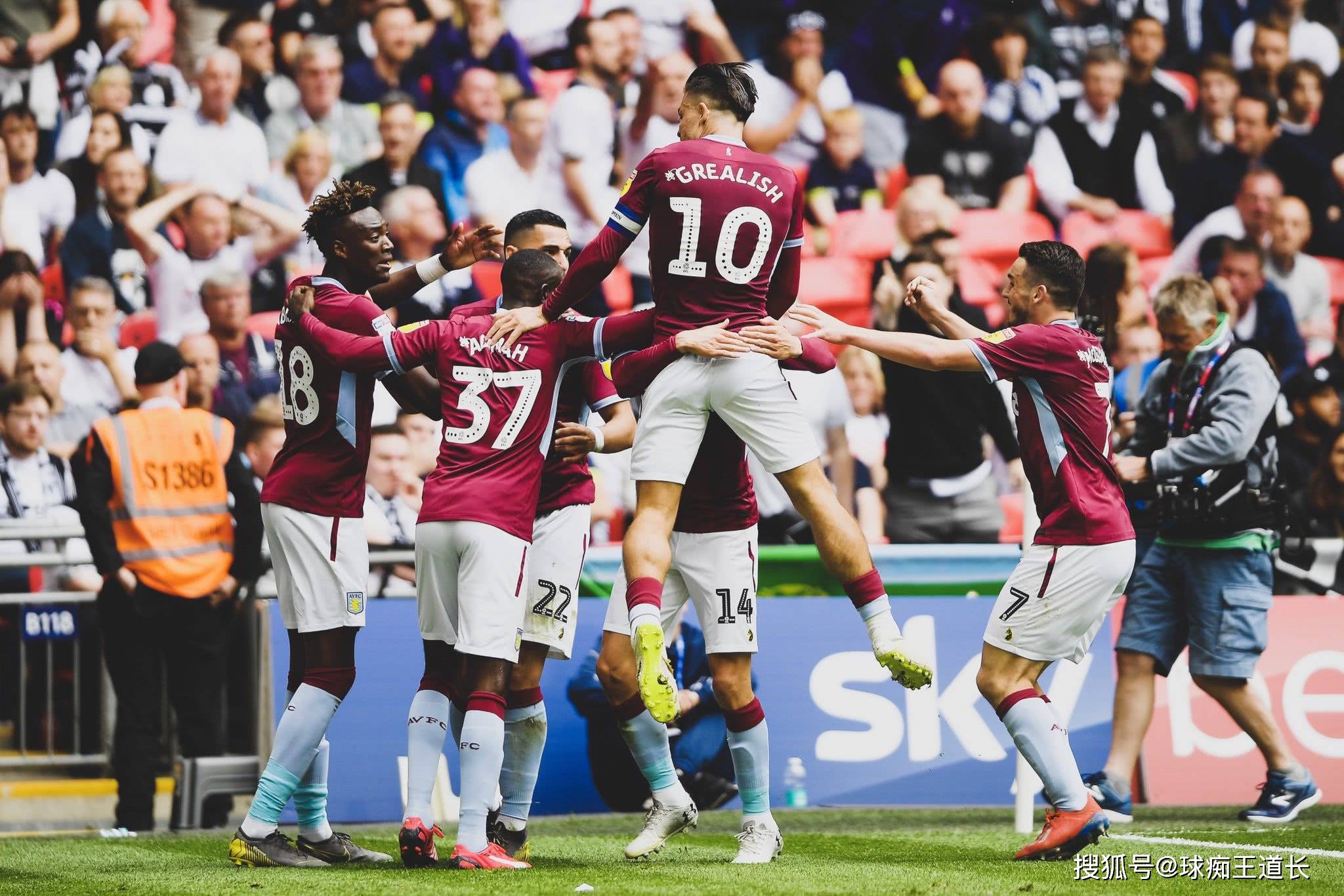 雷竞技竞猜刚刚！风云突变法兰克福集结日战术微调阿斯顿维拉今晚再遭质疑，里程碑夜浙江稠州队长鼓劲的简单介绍