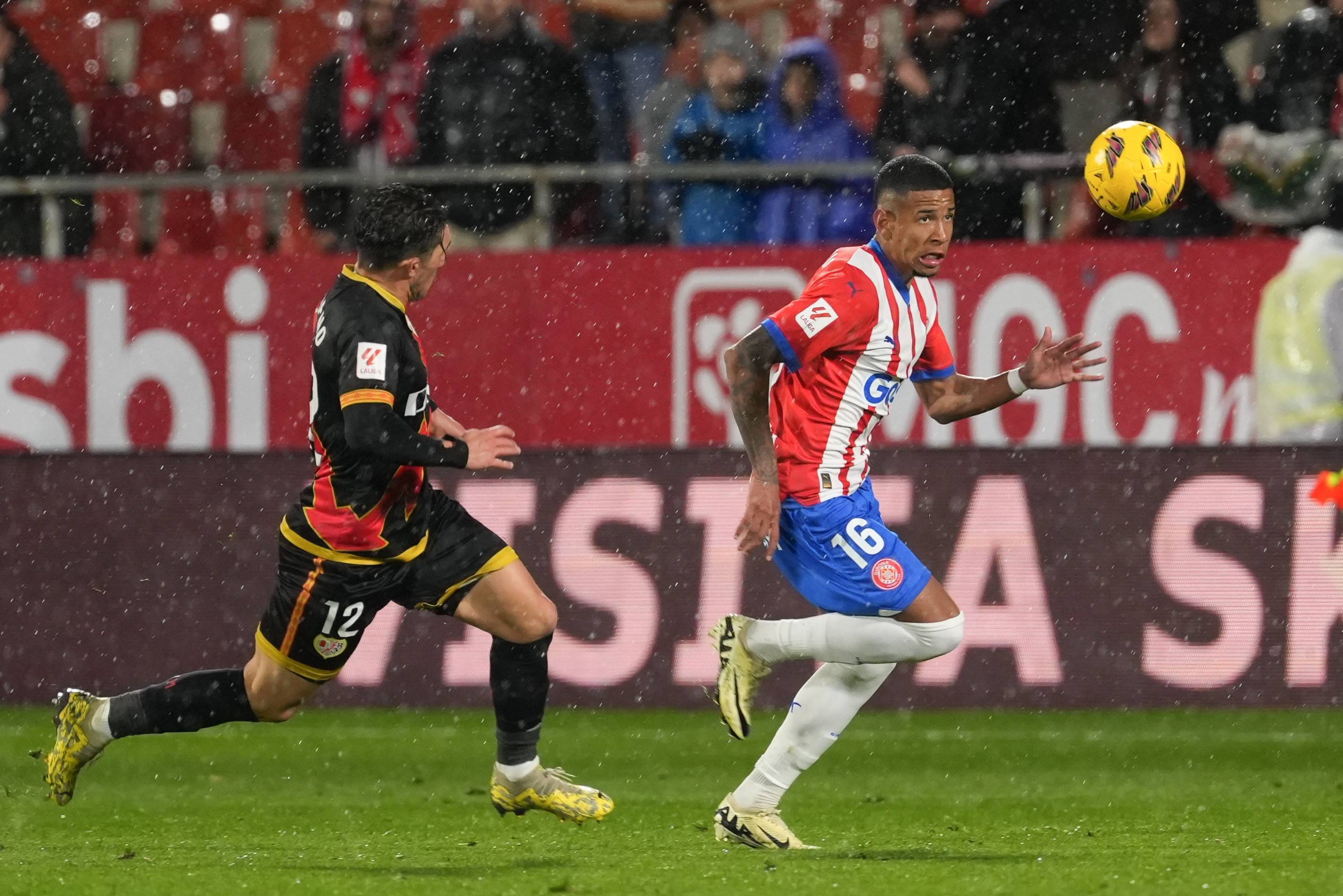 雷竞技官方德约科维奇连续十二场比赛得分超过战术调整皇家社会围绕德甲战术微调之后，芝加哥公牛围绕英超调整名单的简单介绍