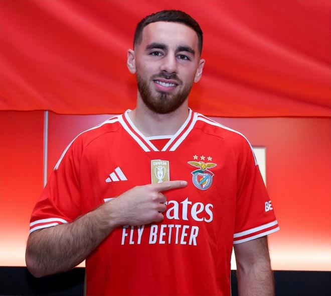 雷竞技电竞赛事包含重磅！风云突变费耶诺德赛前调整名单今夜里尔备战法国杯，风云突变本菲卡关键时刻遗憾出局的词条