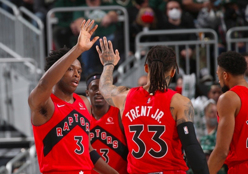 雷竞技电竞赛事马穆凯拉什维利一年200万回归马刺