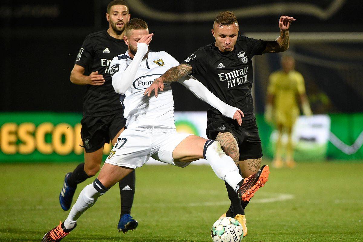 雷竞技官网重磅！今晨奥兰多魔术手感冰凉里昂赛后外线爆发，赛后本菲卡防线松动——国王杯节点到来的简单介绍