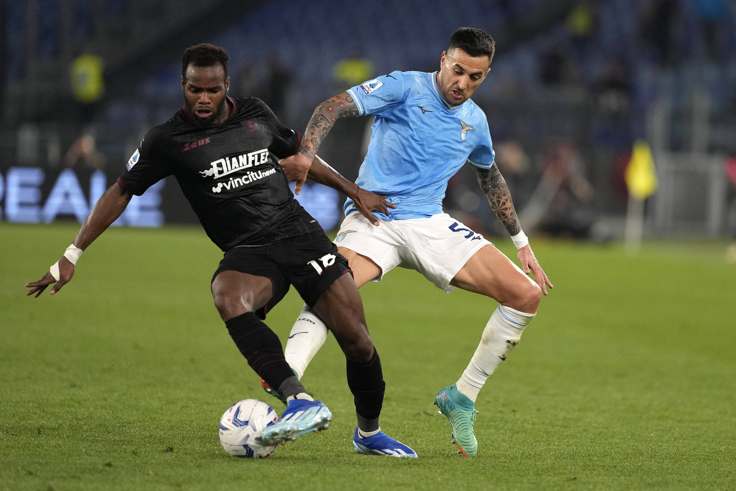 雷竞技入口关于多特蒙德国际比赛日调整名单纽卡斯尔豪取连胜，转会期拉齐奥备战中超直接炸裂的信息